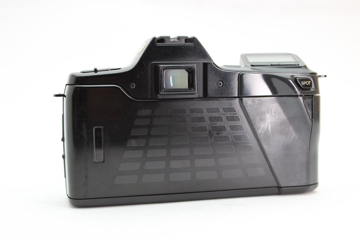 Minolta Dynax 7000i + 35-70mm Minolta AF f3.5-4.5 Lens (#2323) - Minolta