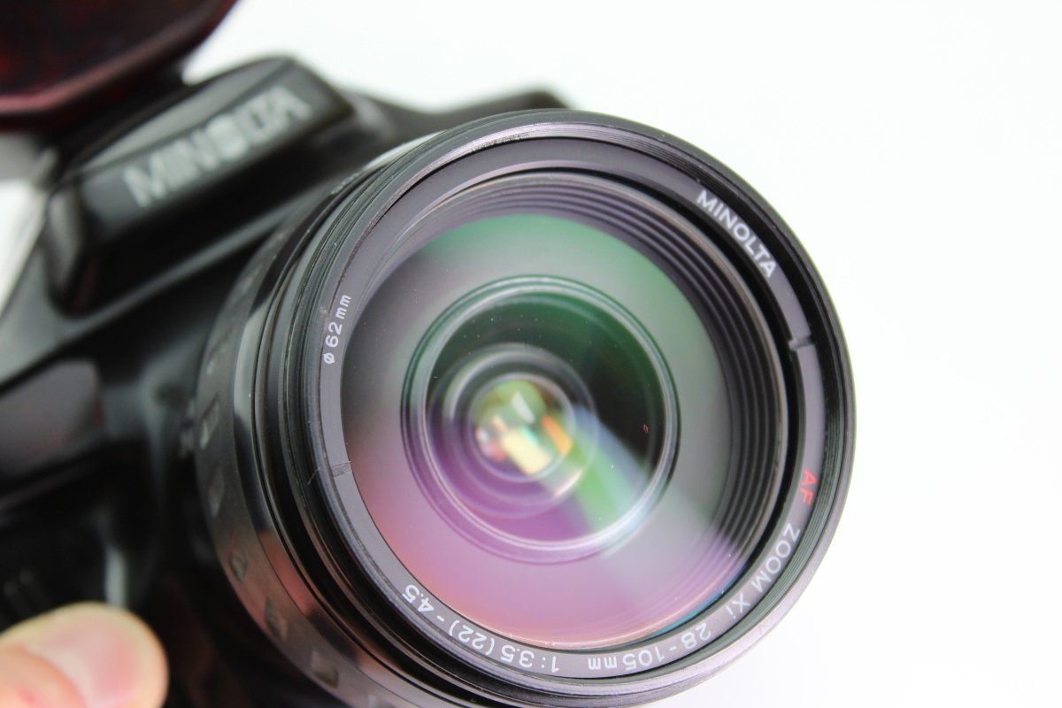 Minolta Dynax 7xi + 28 - 105mm + Flash (#3113) - Minolta