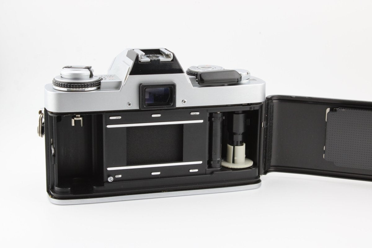 Minolta XG - 1 Chrome Body (3953) - Minolta