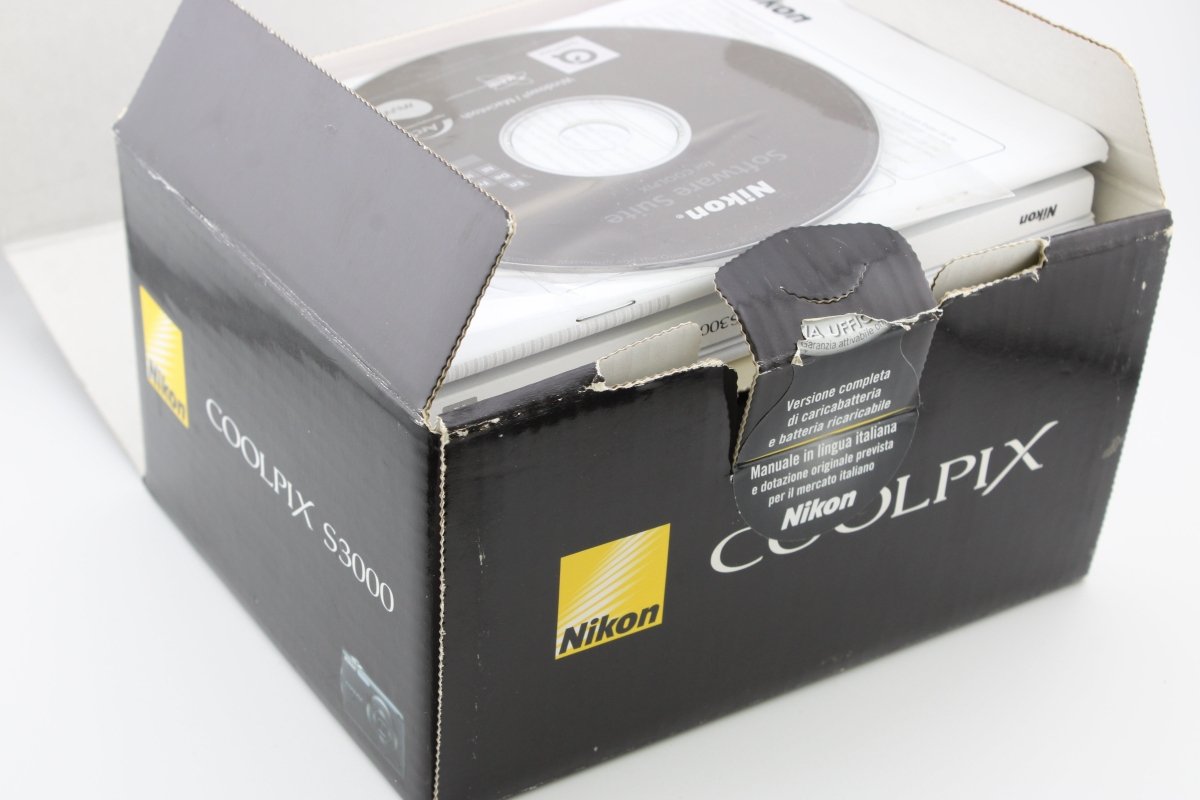 Nikon Coolpix S3000 (#3781) - Nikon