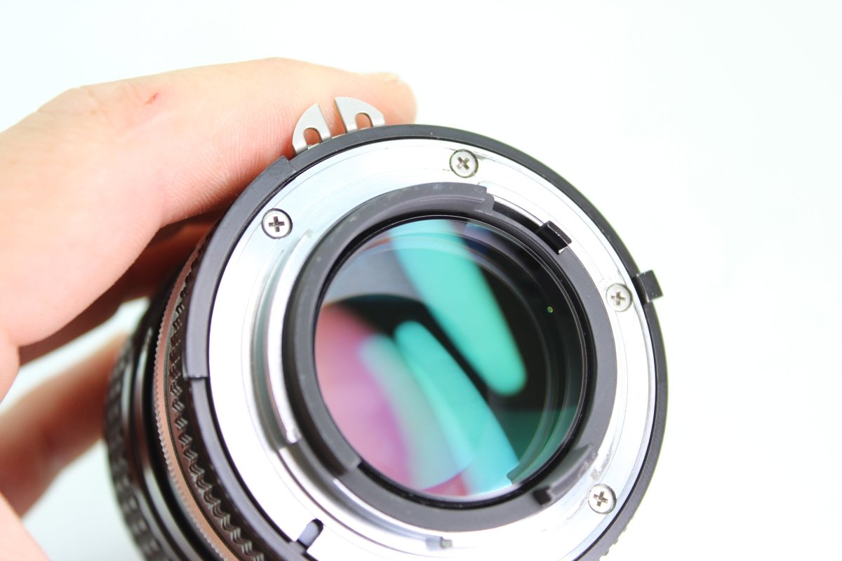 Nikon Nikkor 105mm f2.5 (#2933) - Nikon