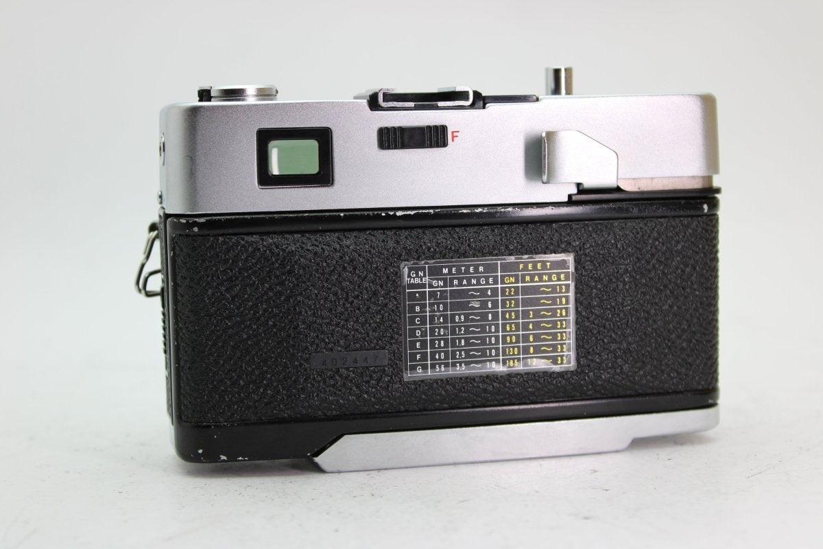 Petri ES Auto with 40mm f1.7 (#2269) - Petri