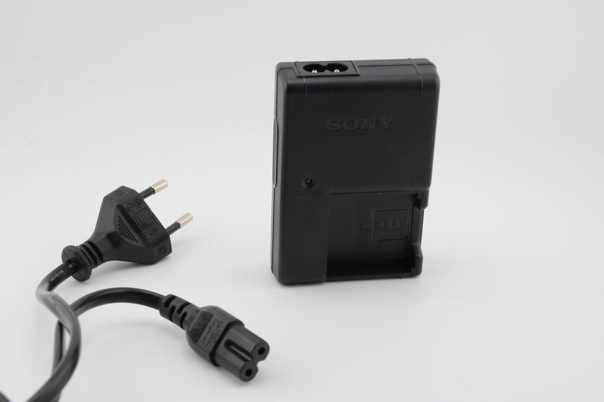 Sony Cyber - Shot DSC - W690 Blue (#3642) - Sony