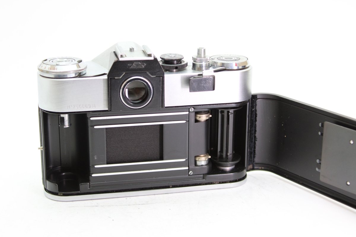 Zenit EM + 50mm f3.5 (#3608) - Zenit