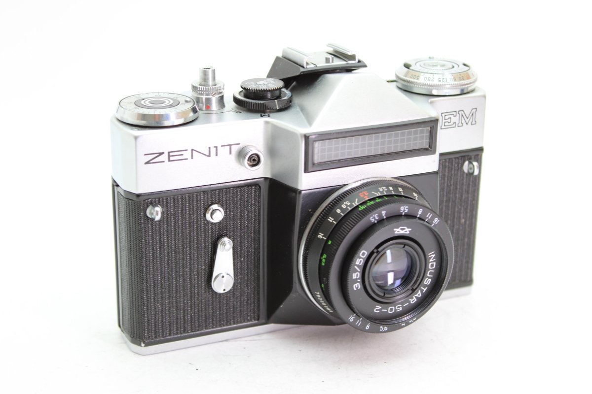 Zenit EM + 50mm f3.5 (#3608) - Zenit