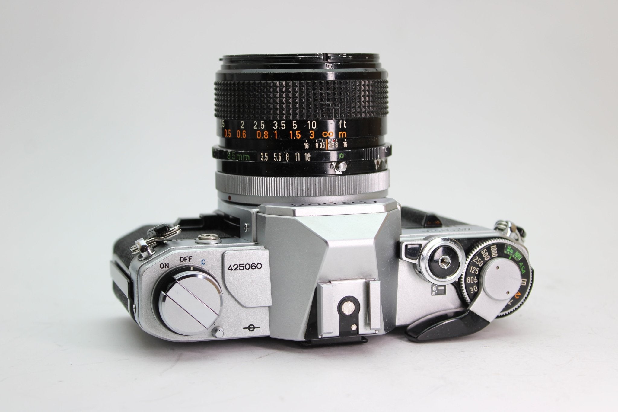 Canon AT-1 + 35mm f/3.5 - Canon