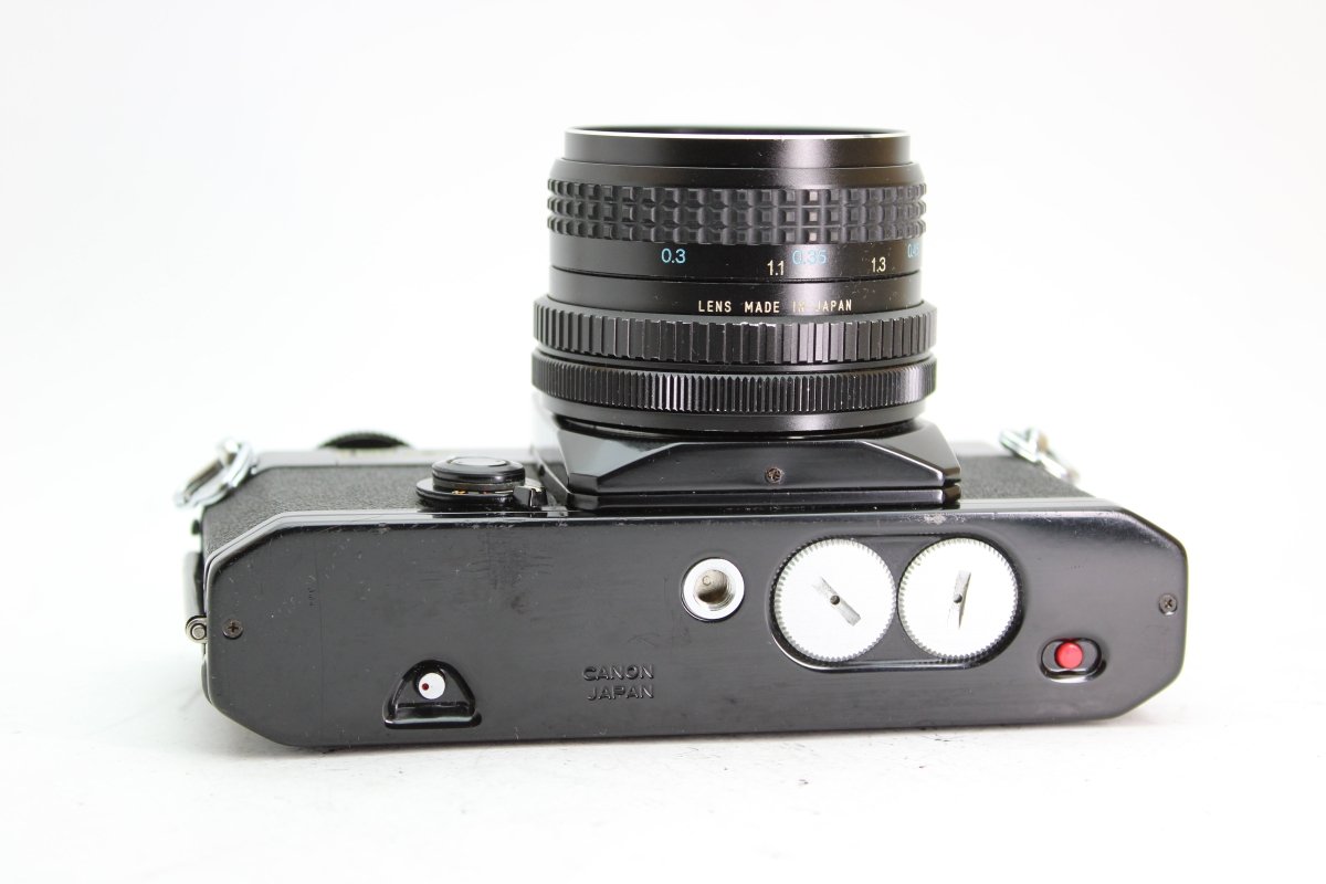 Canon EF + 28mm f2.8 - Canon