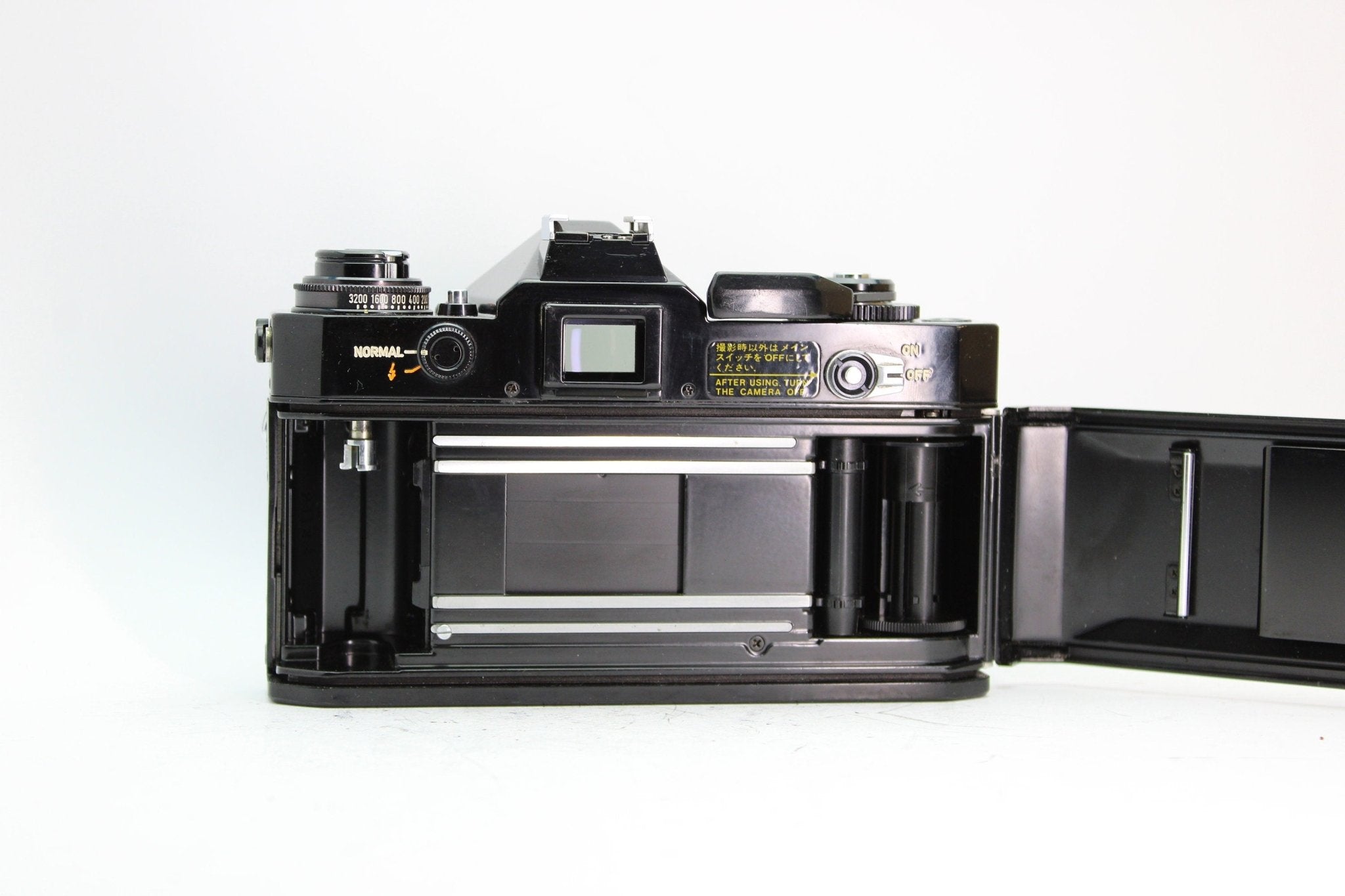 Canon EF + 50mm f/1.8 - Canon