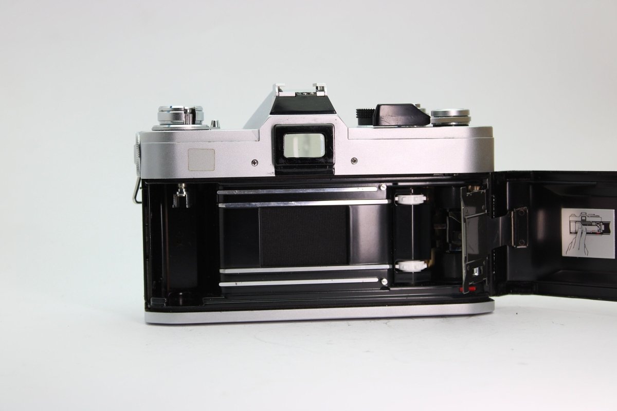 Canon FTb QL + 50mm f/1.8 Lens - Canon