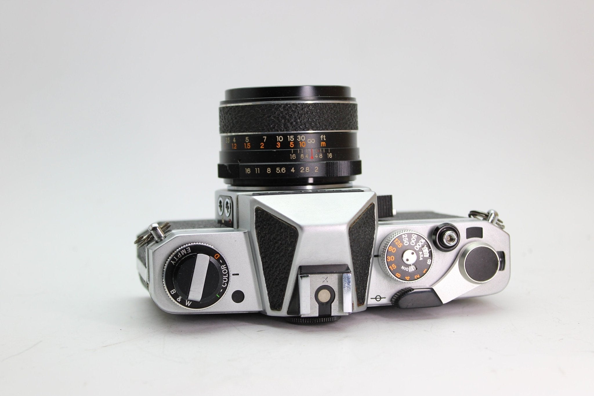 Chinon CS + 50mm f/2 - Chinon