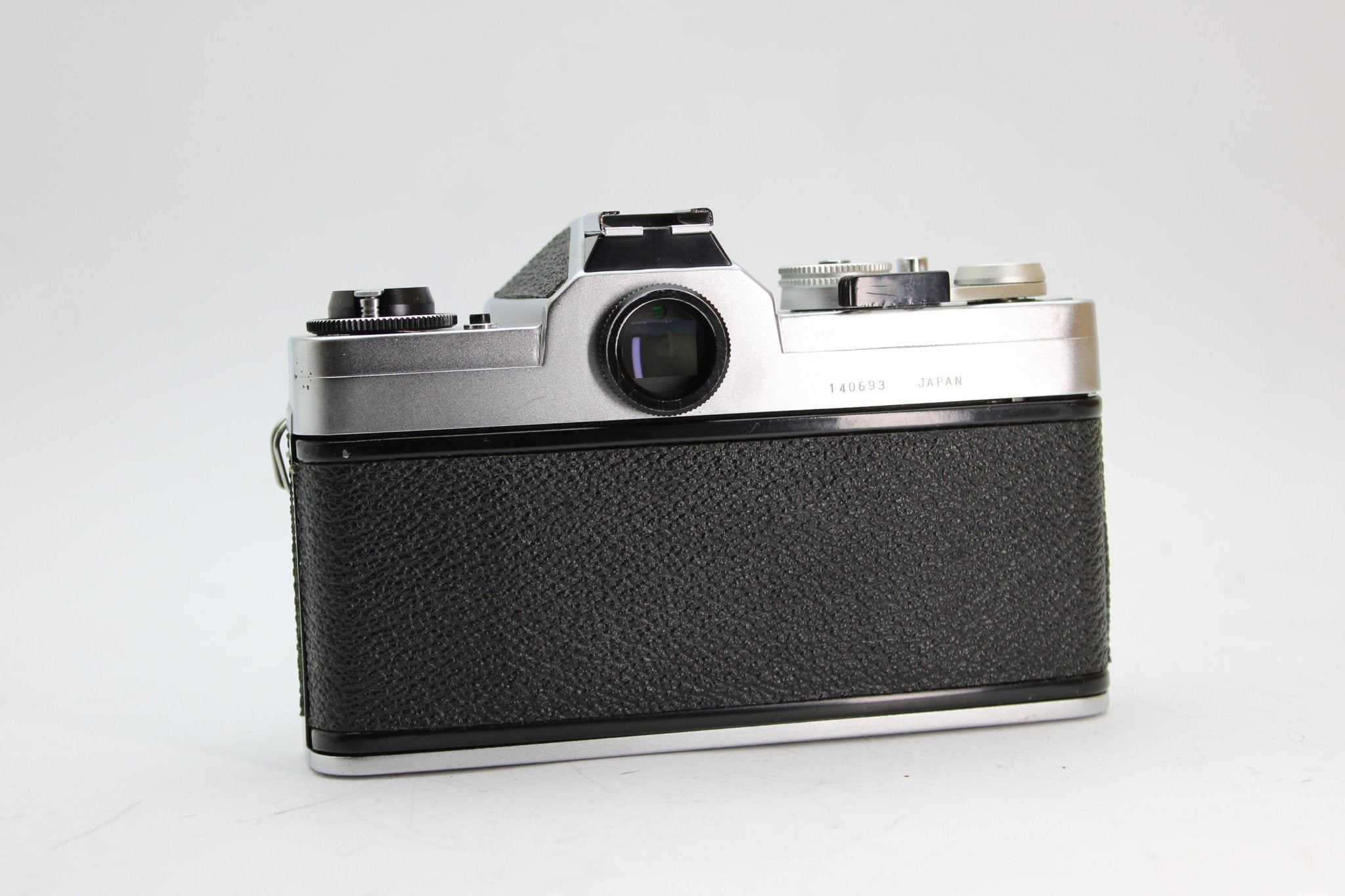 Chinon CX + 55mm f/1.7 - Chinon