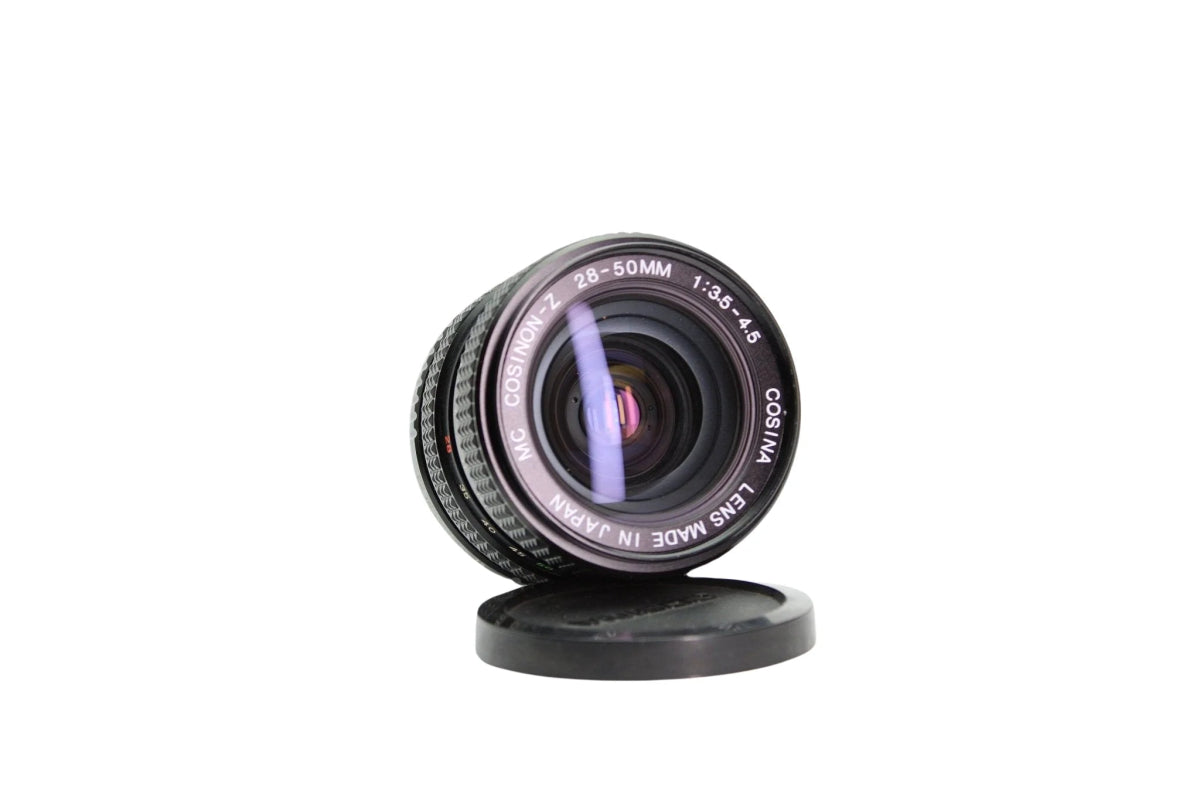 Cosina 28-50mm f/3.5-4.5 - Cosina
