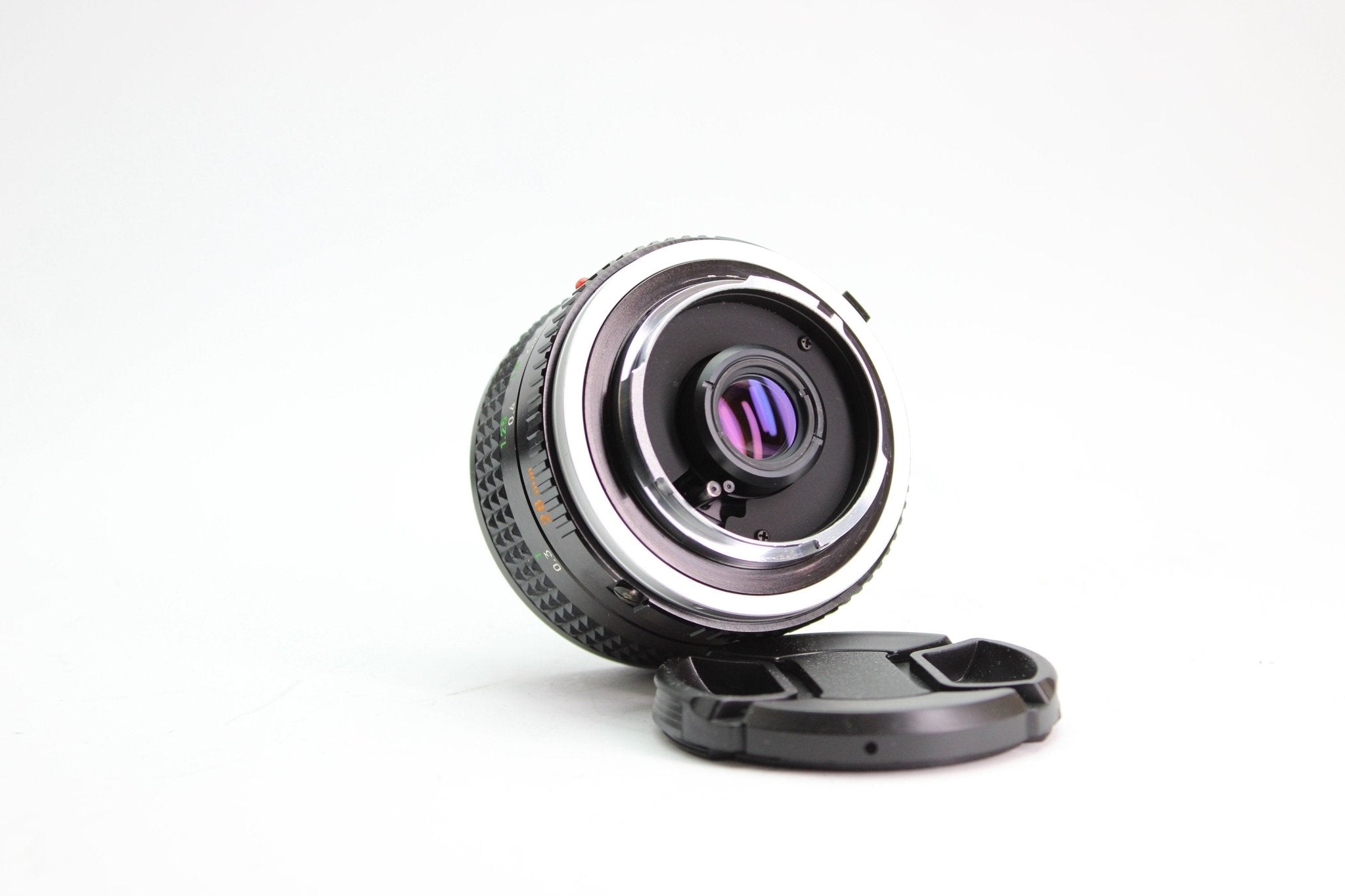 Minolta 28mm f/2.8 - Minolta