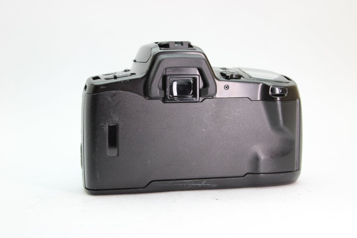 Minolta Dynax 500si + 35-80mm f4 - Minolta