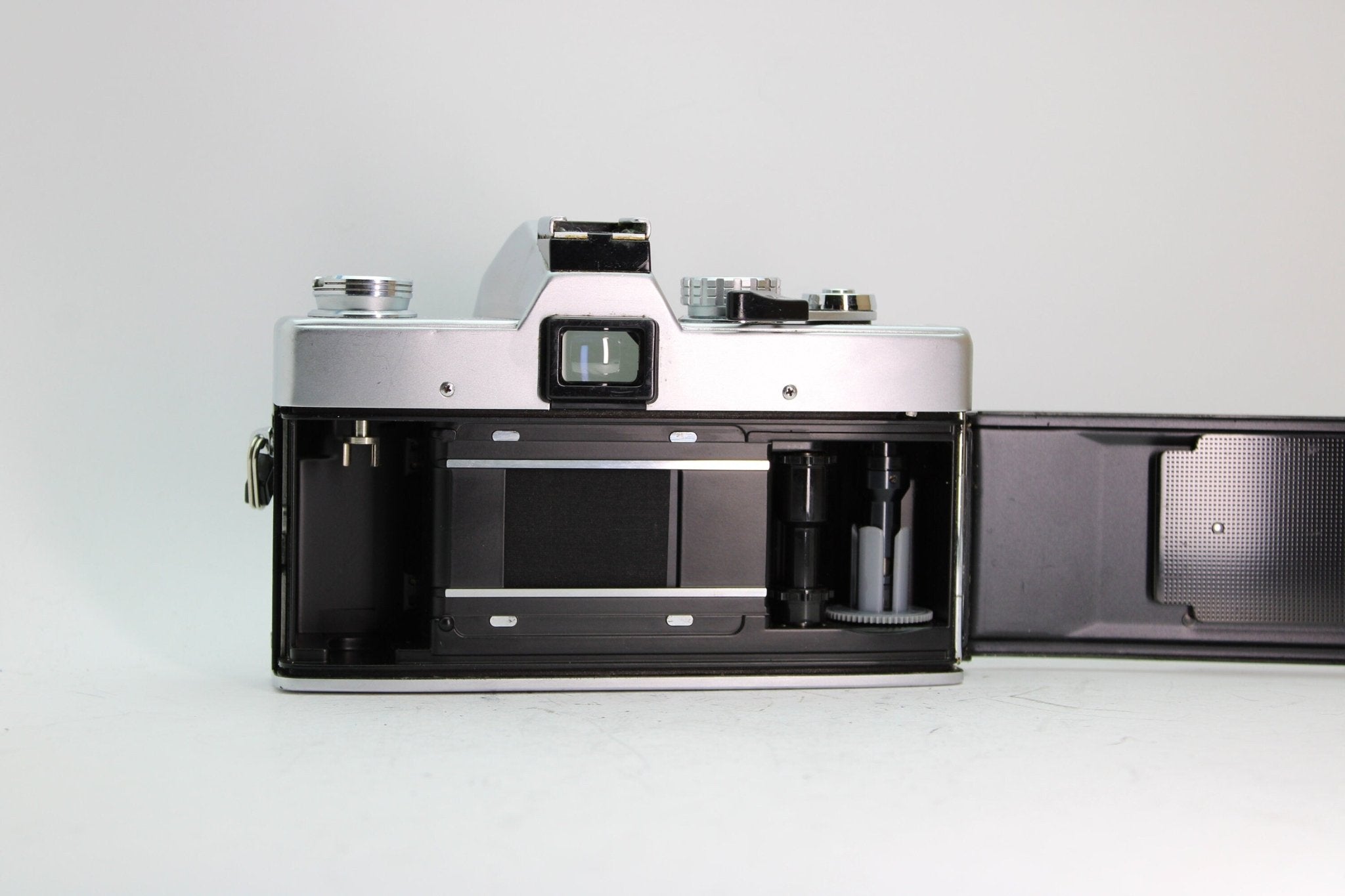 Minolta SRT 101b + 50mm f/1.7 - OldCamsByJens