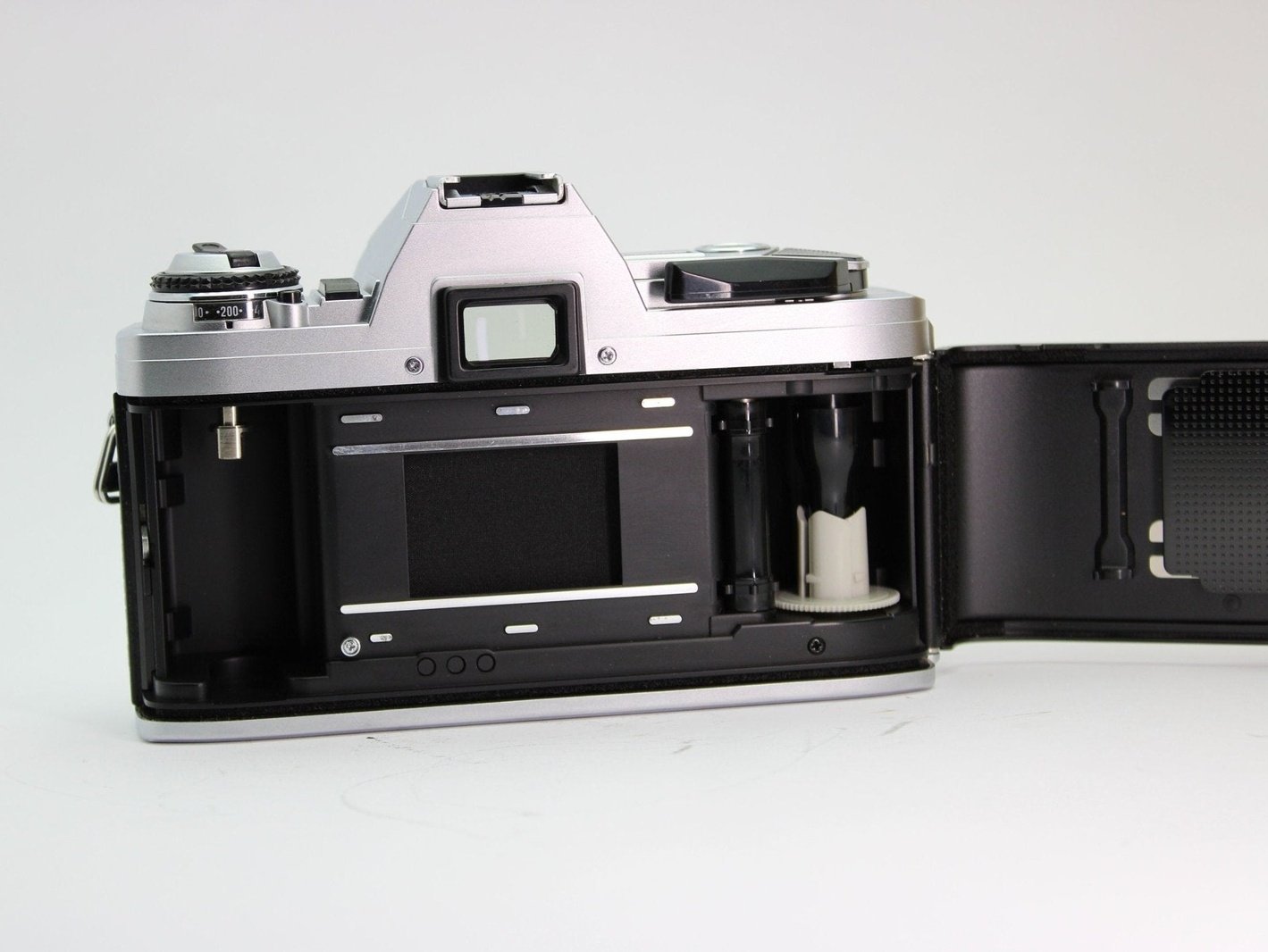 Minolta X-300 + 35mm f/2.8 - Minolta