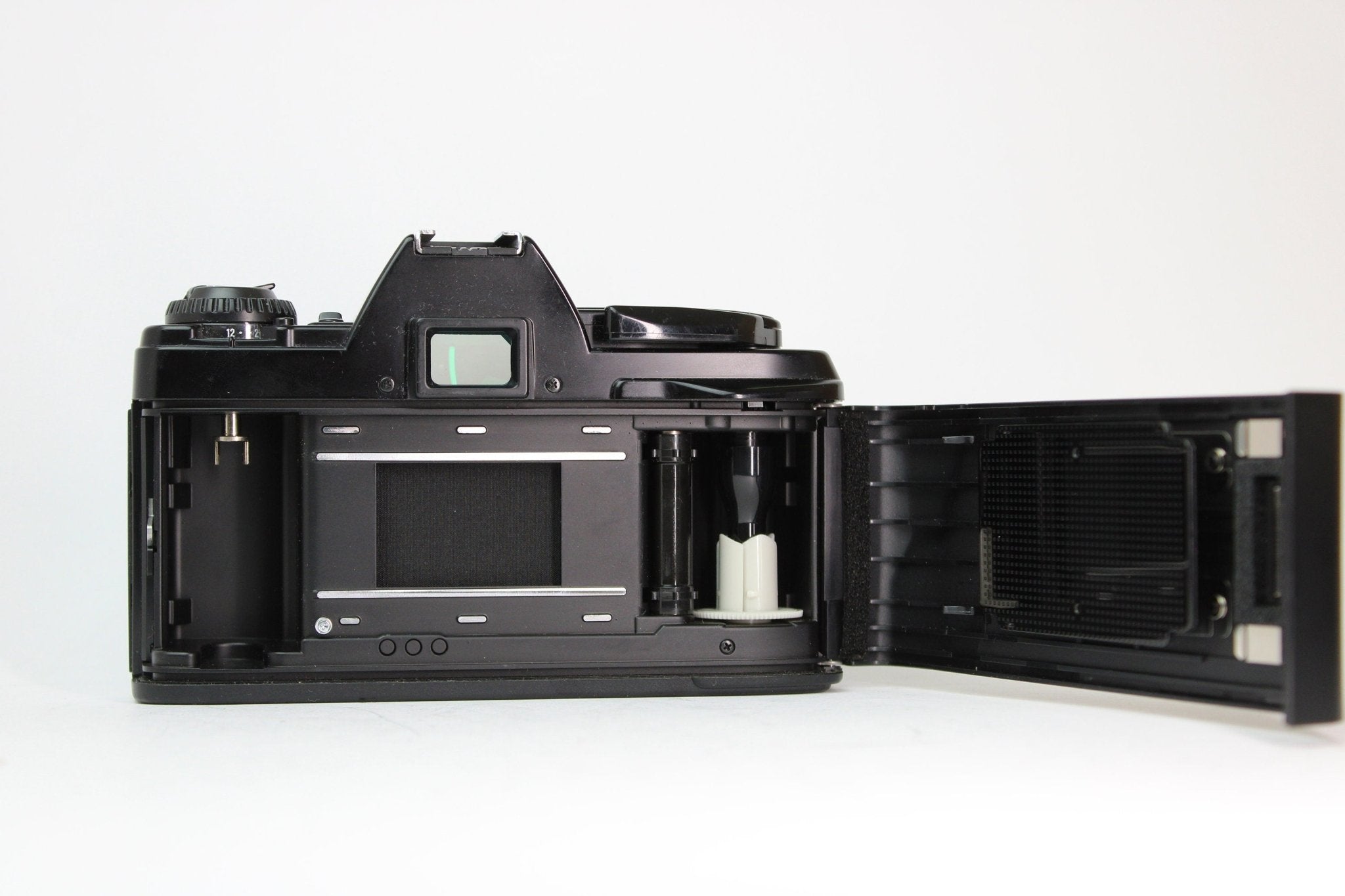 Minolta X-300s + 50mm f/1.7 - Minolta