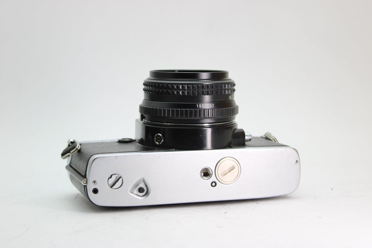 Minolta XG 9 + 45mm f2 - Minolta