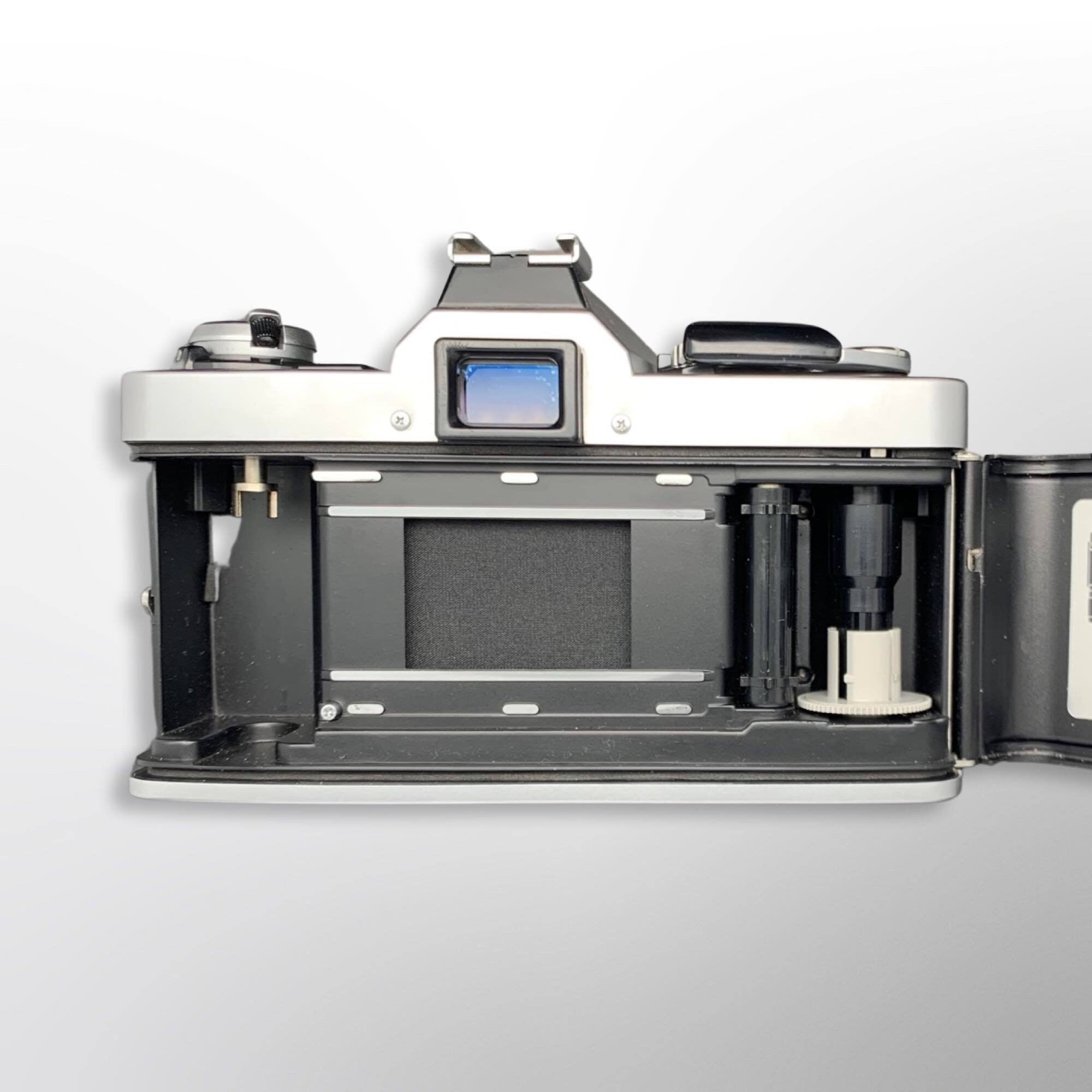 Minolta XG-9 + 45mm f/2 Minolta Lens - Minolta