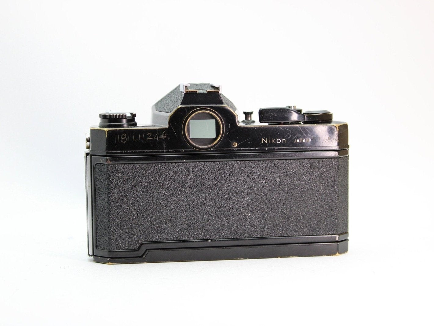 Nikkormat FT2 + 50mm f/1.8 - Nikon F