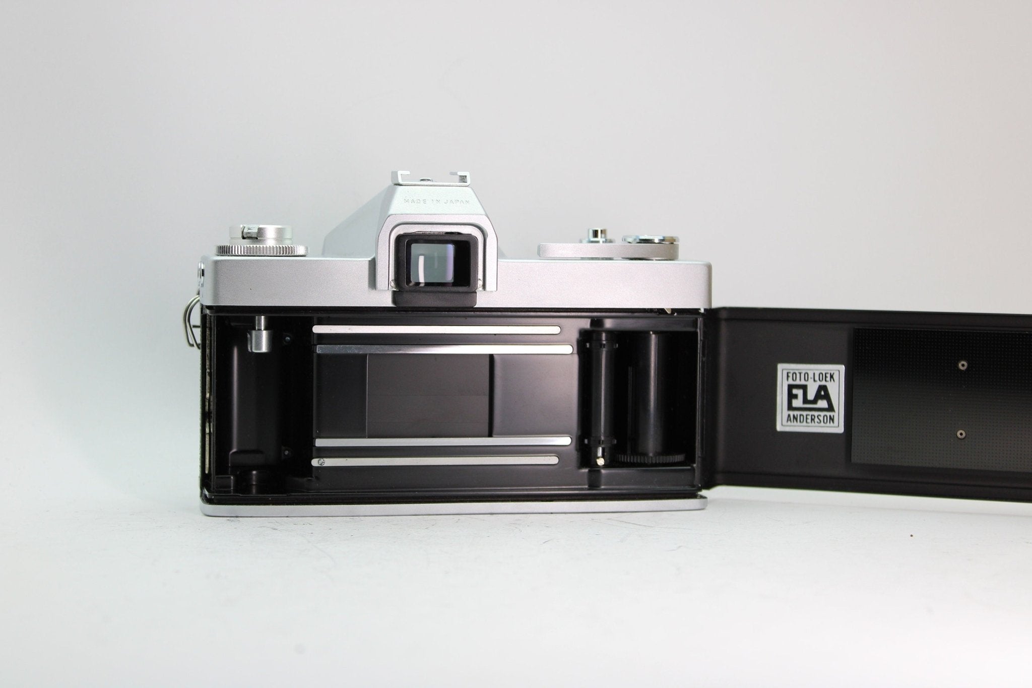 Ricoh Singlex TLS + 50mm f/2 - Ricoh - M42