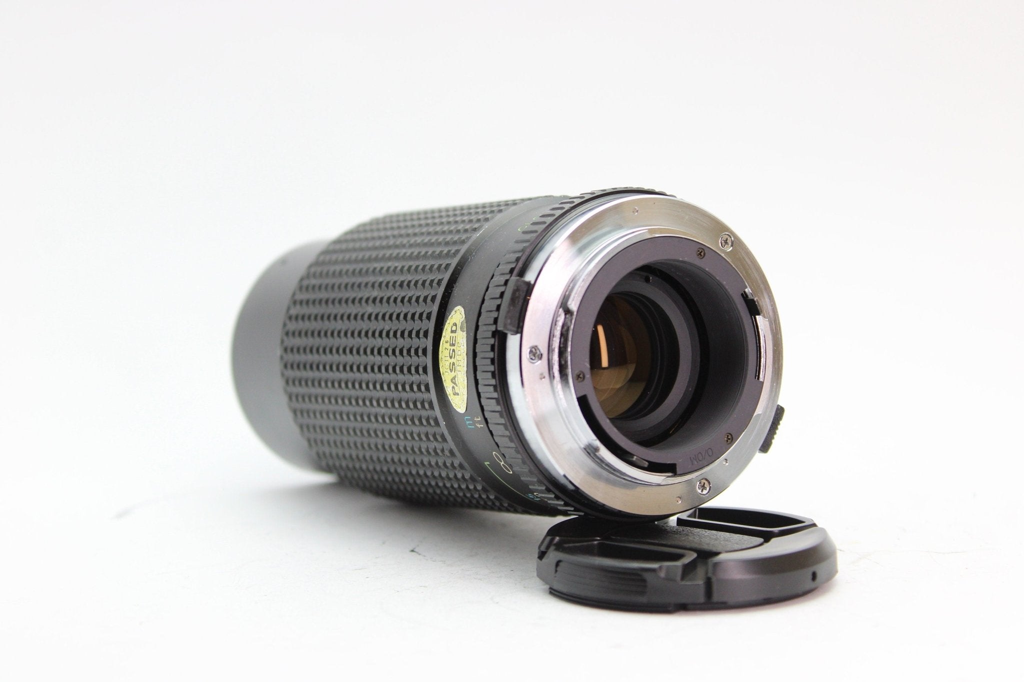 Tokina 80-200mm f/4.5 - Tokina