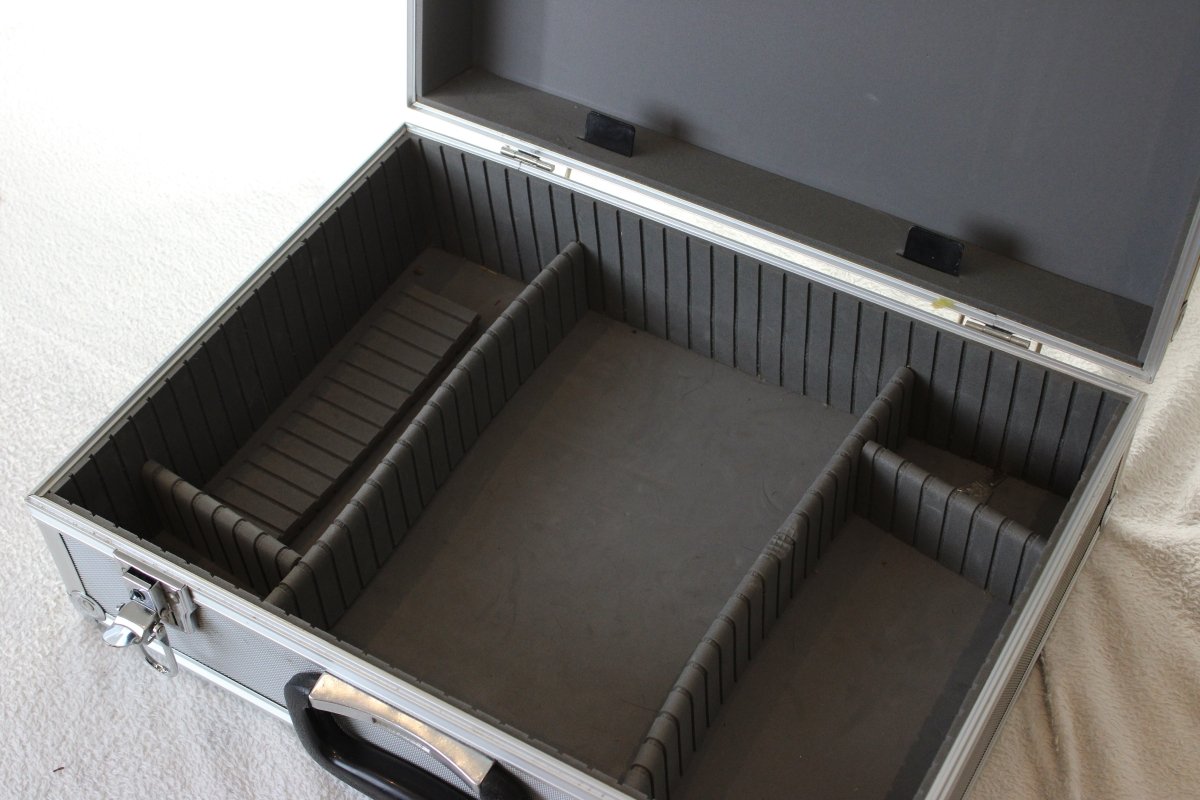 Vintage Large Silver Metal Camera Case - Unknown