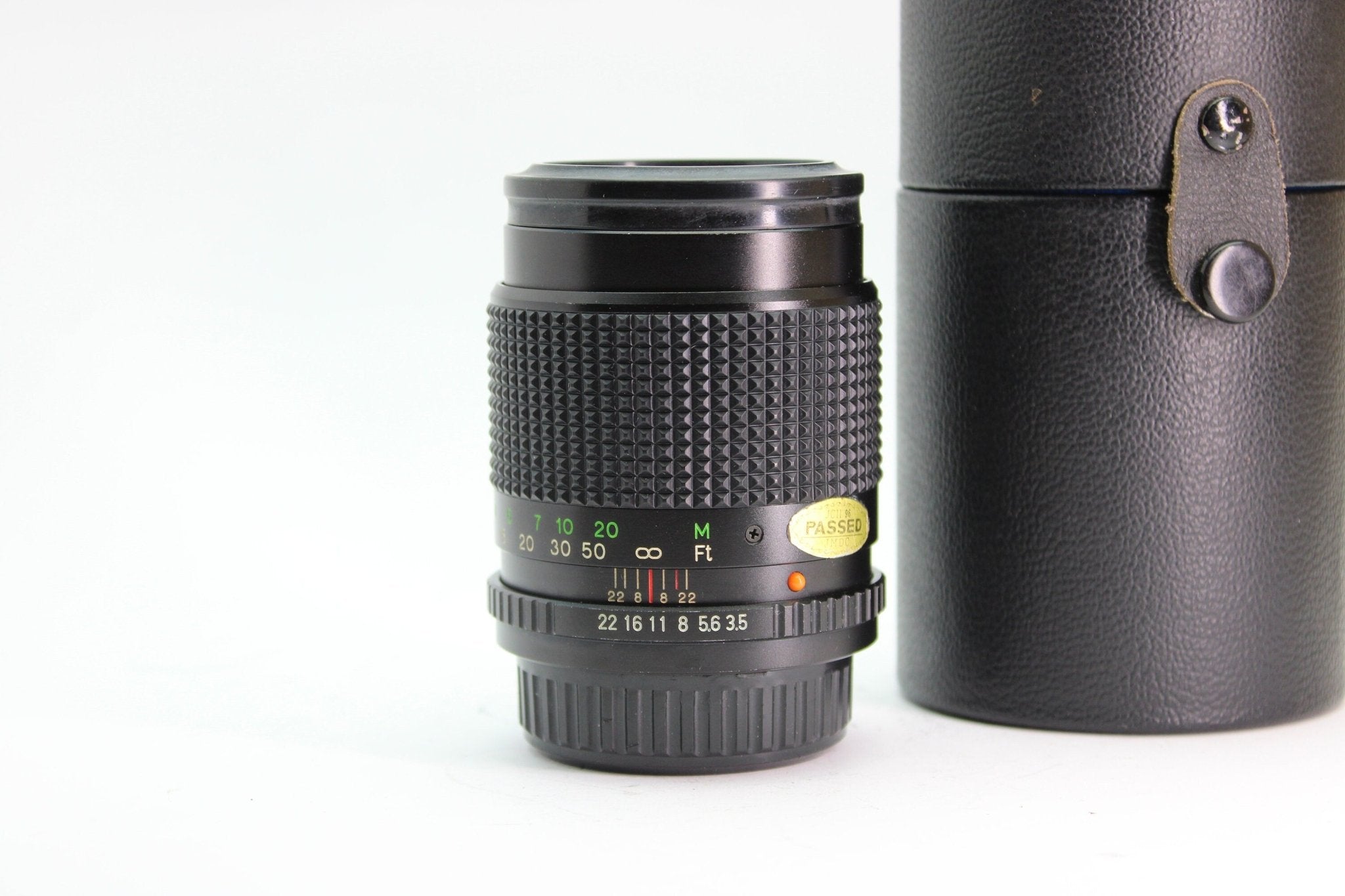 Vivitar 135mm f/3.5 - Vivitar