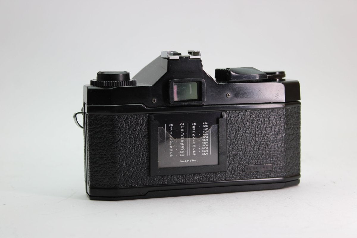 Vivitar XV-1 + 50mm f/2 - Vivitar